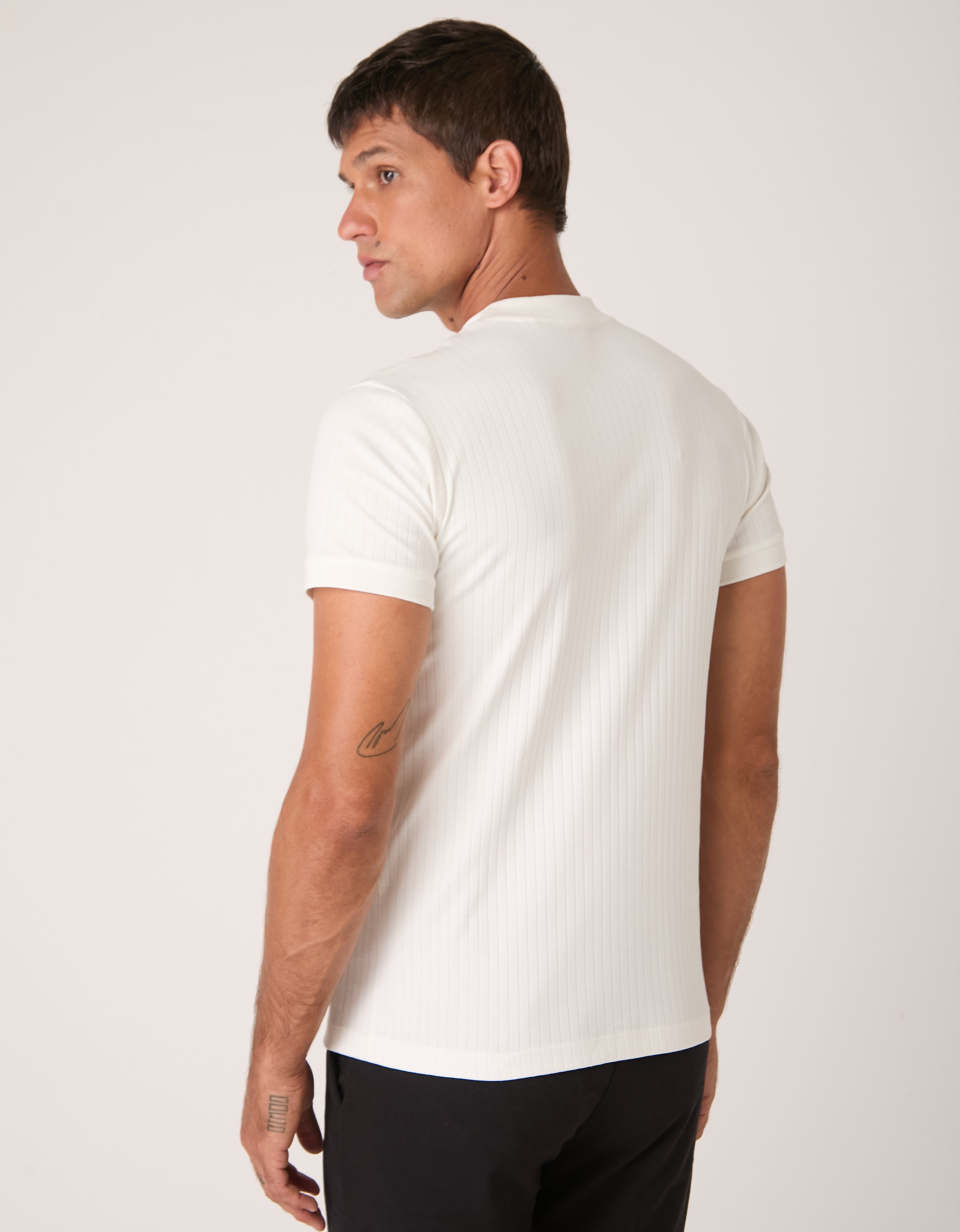 Camiseta Gola Alta Mantova